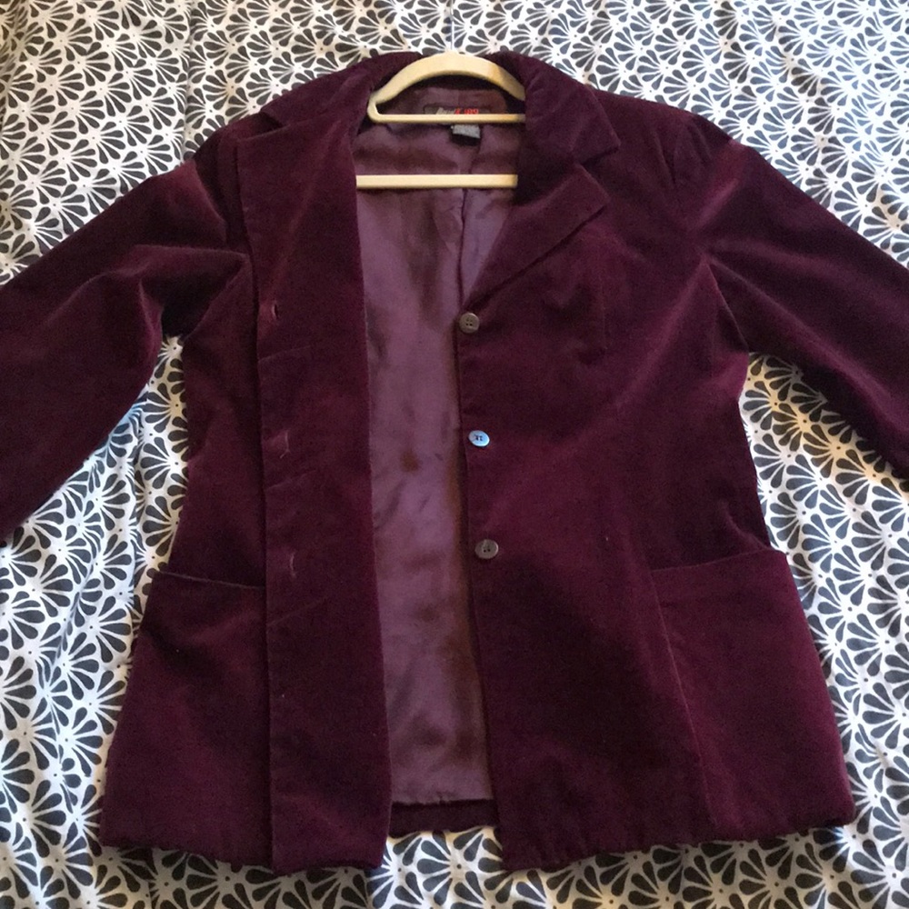 Daryl K-189 maroon velvet blazer size L